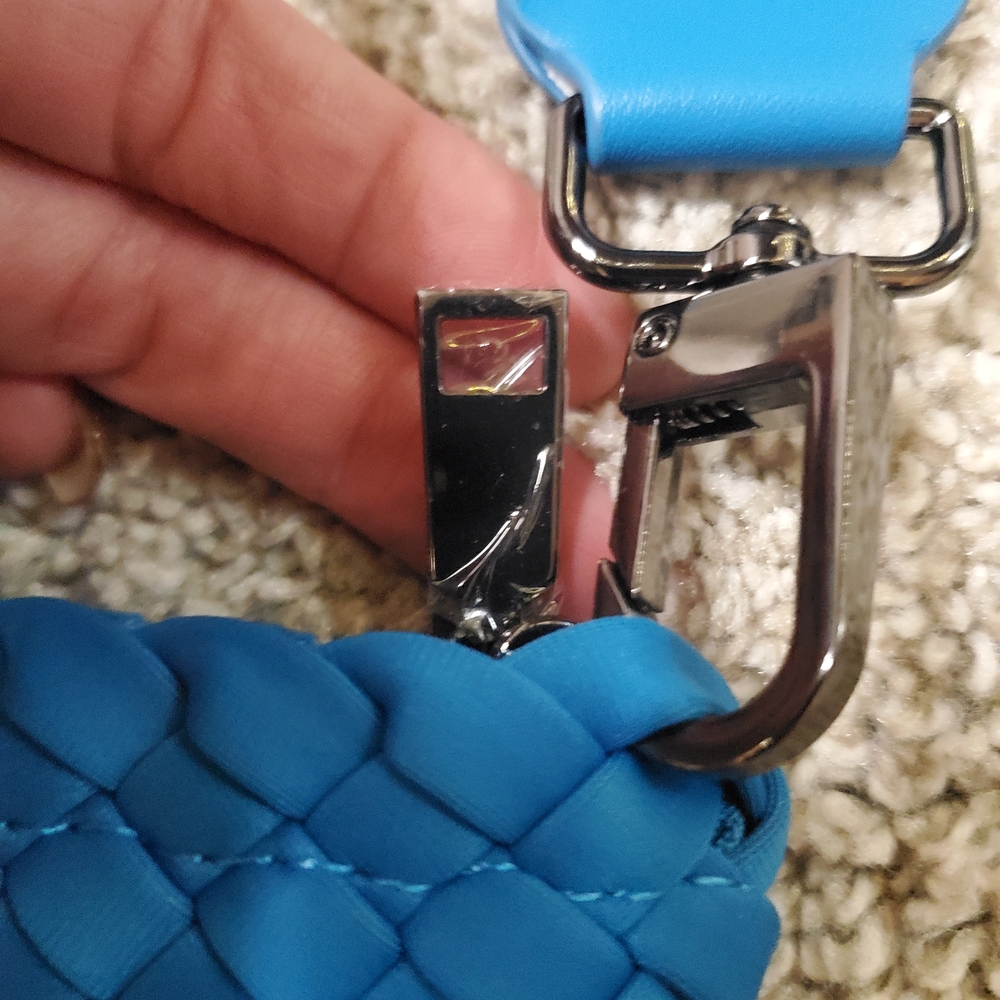 Sol and Selene Blue Woven Neoprene Crossbody Bag NWOT Cobalt Travel - Picture 3 of 11